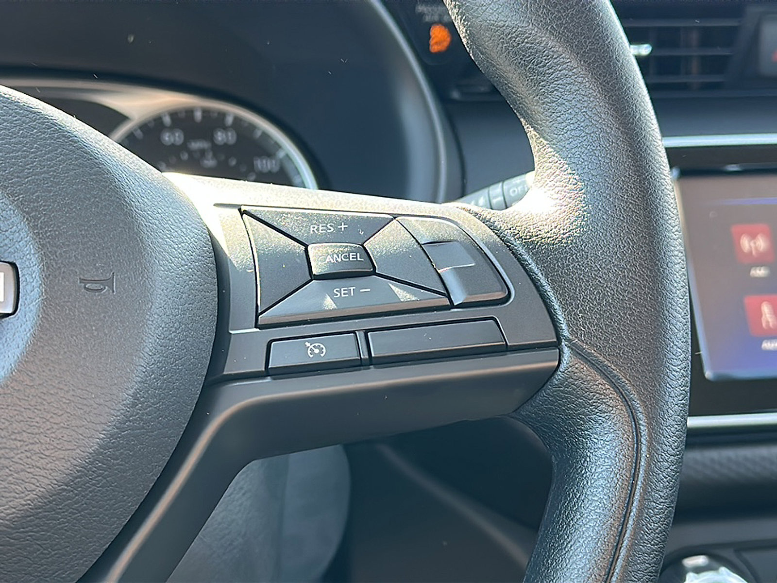 New 2025 Nissan Kicks Play S image 18