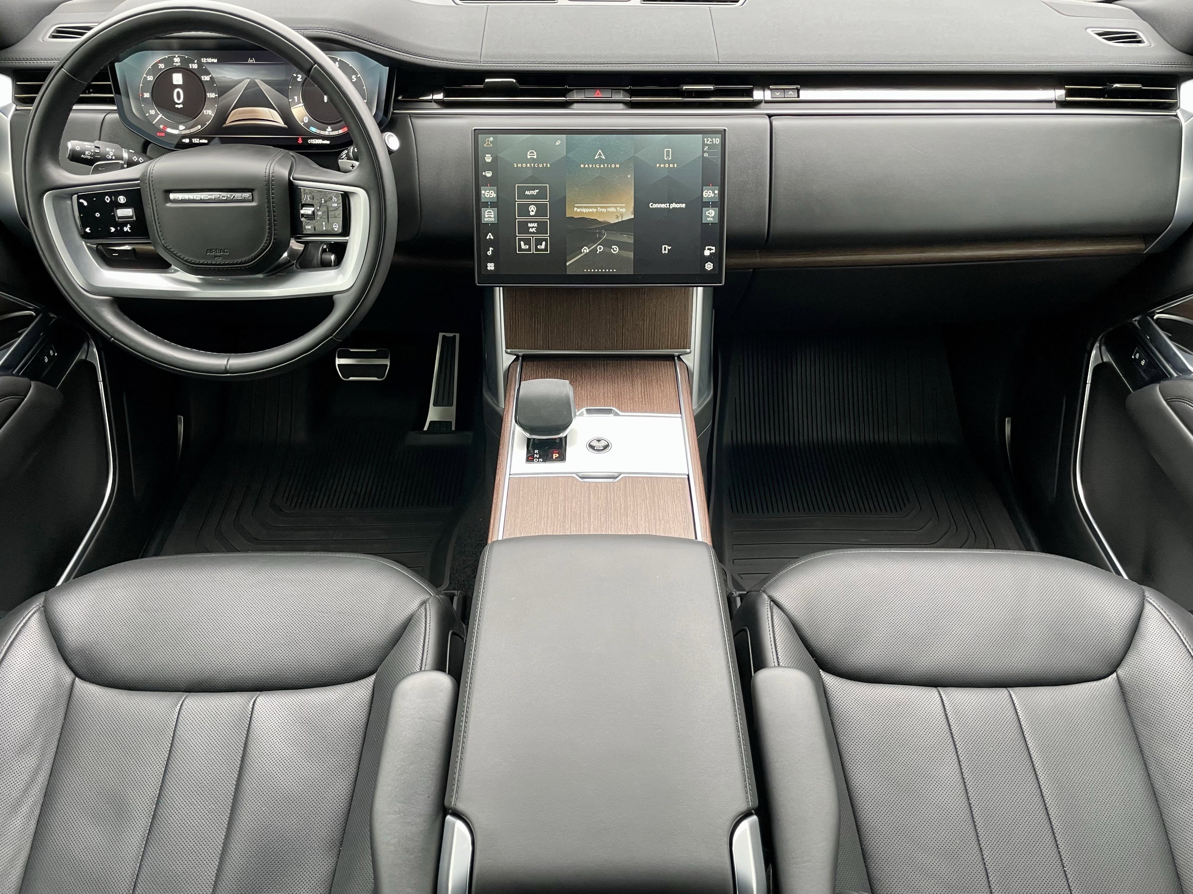 Certified 2025 Land Rover Range Rover SE image 16