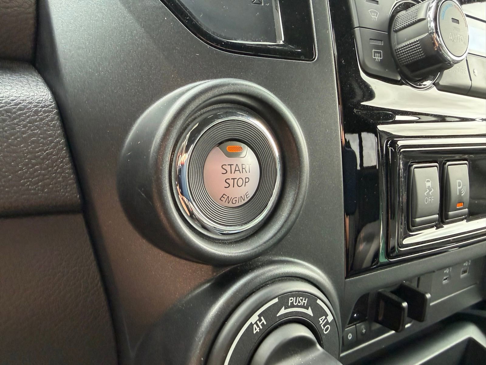 Used 2023 Nissan Titan PRO-4X w/ Pro-4x Utility Package image 25