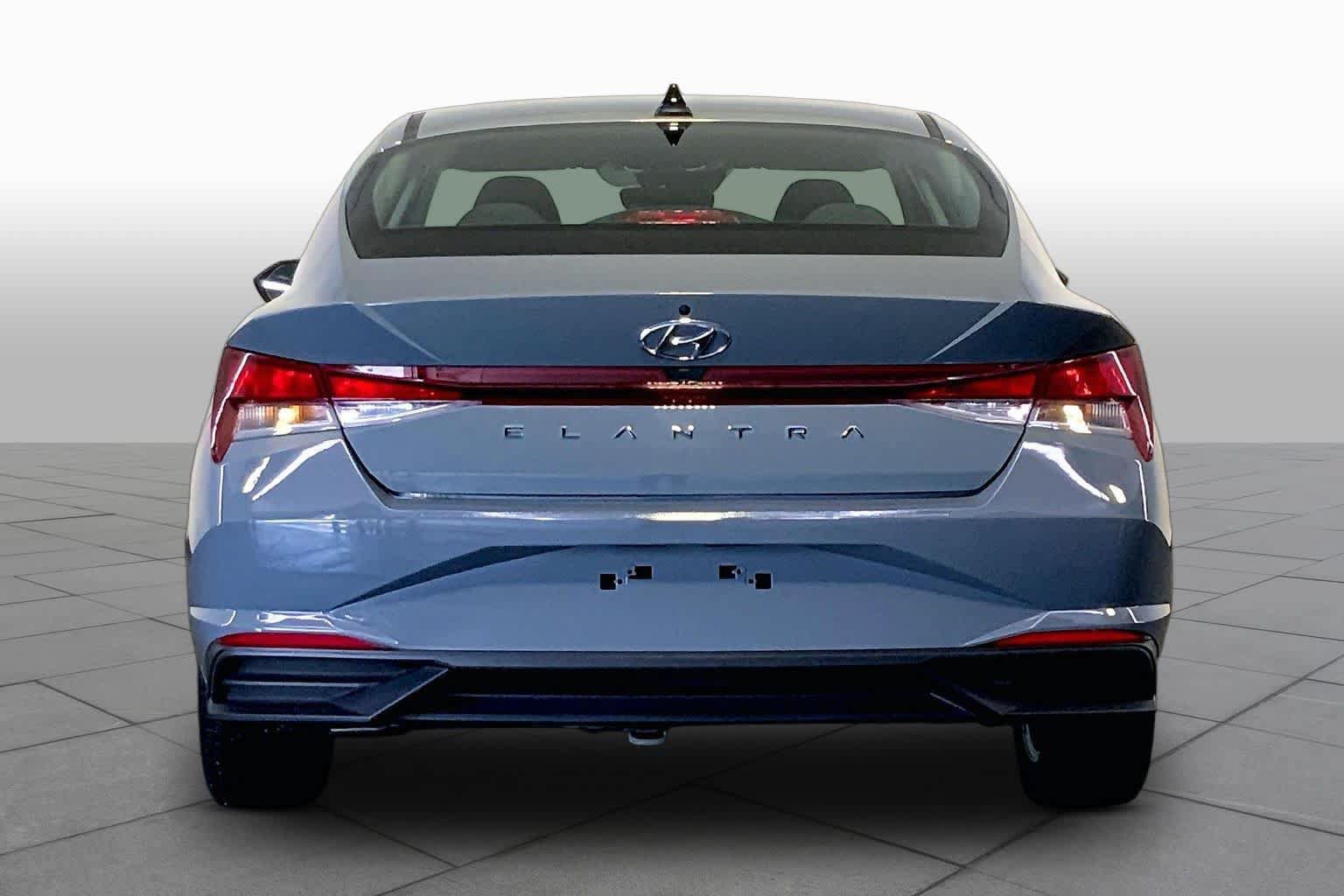 Used 2023 Hyundai Elantra SEL FWD image 5