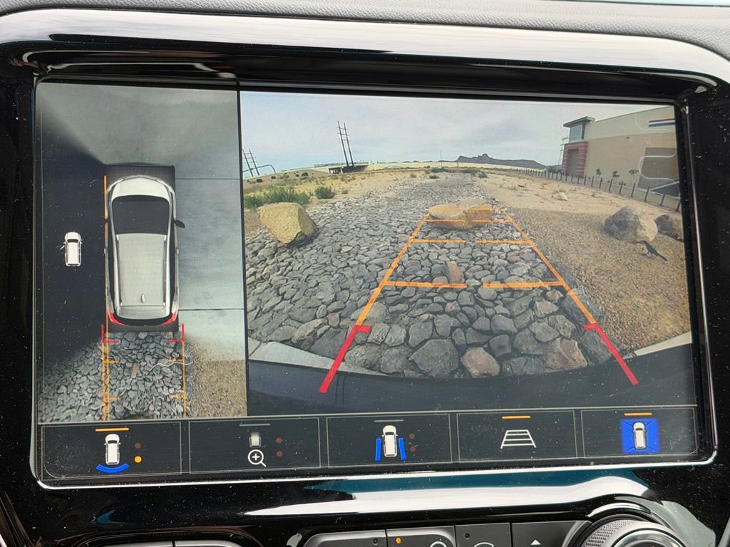 Used 2020 Chevrolet Bolt Premier w/ Infotainment Package FWD image 21