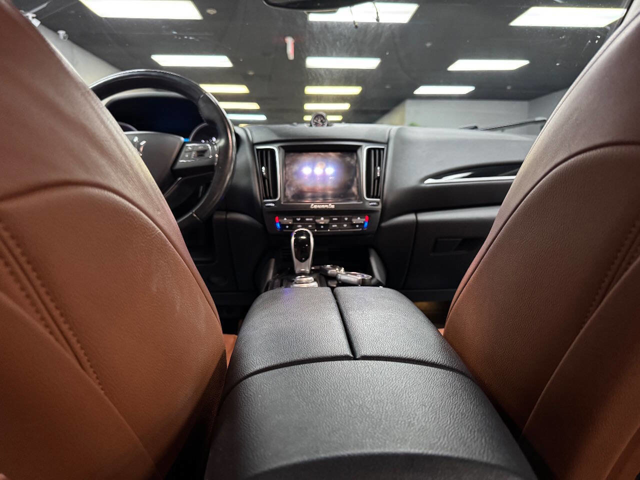 Used 2017 Maserati Levante image 42