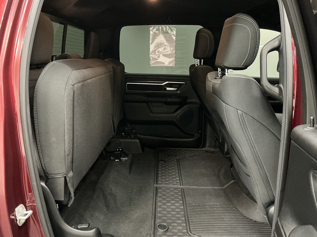 Used 2024 RAM 1500 Big Horn AWD/4WD image 32