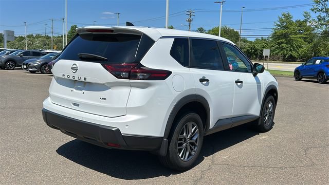 Certified 2024 Nissan Rogue S AWD/4WD image 4