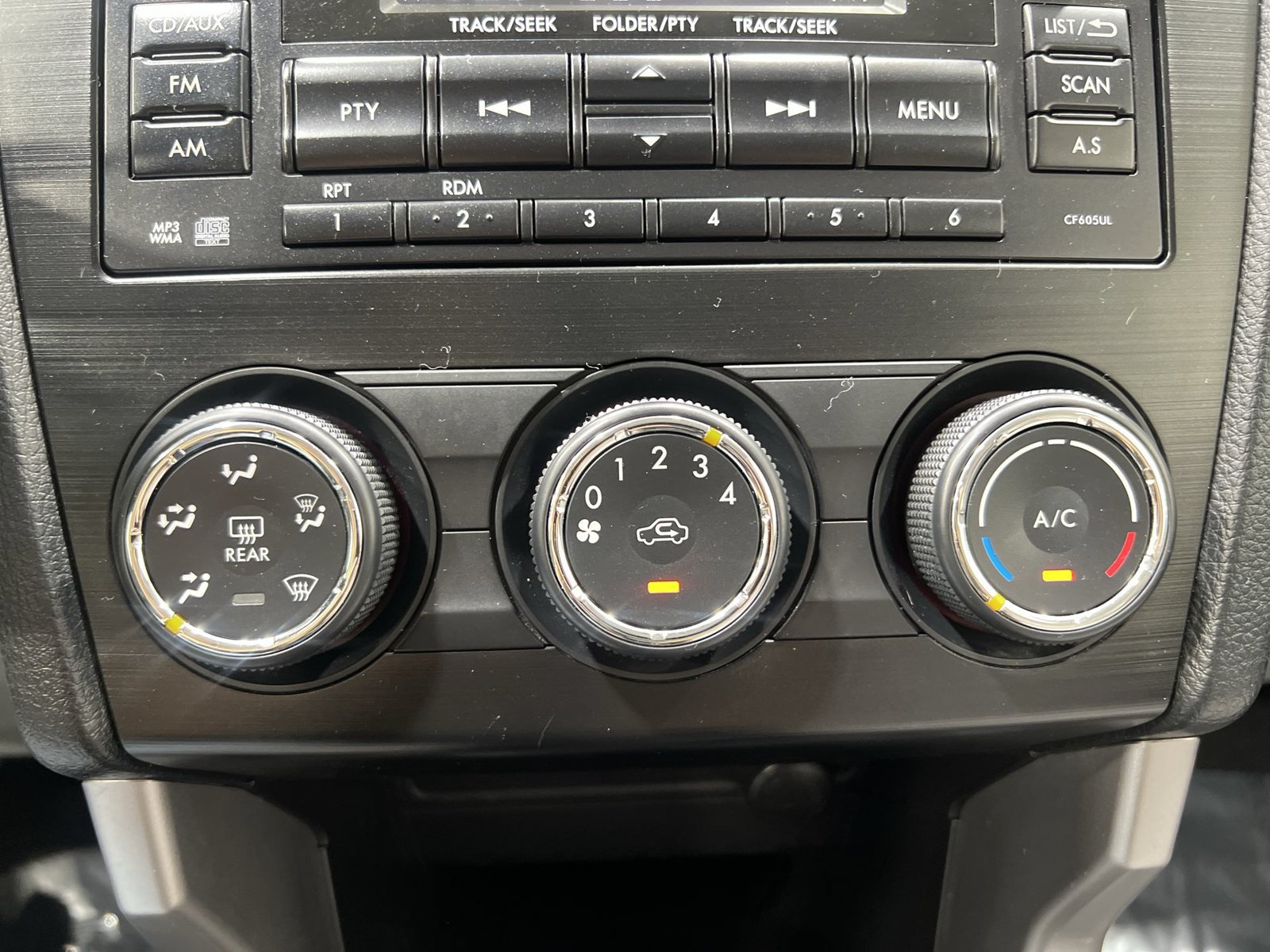 Used 2014 Subaru Forester 2.5i AWD/4WD image 17