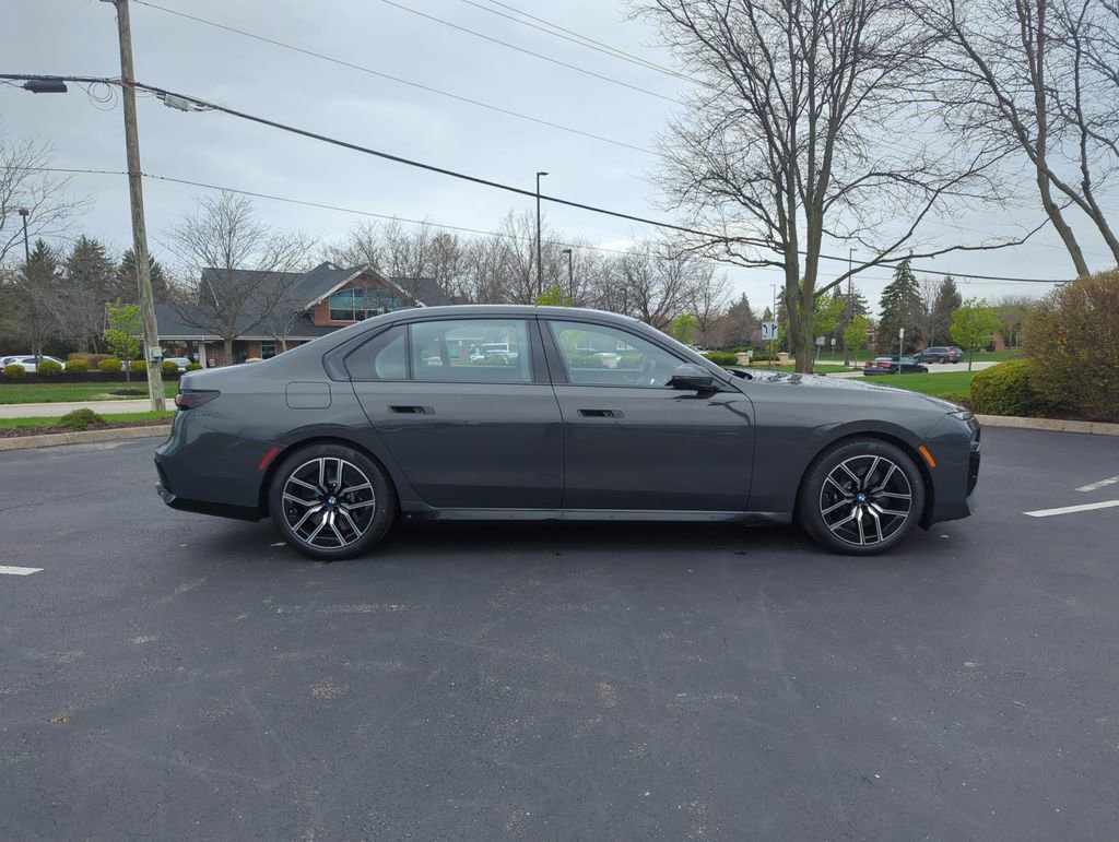 New 2025 BMW 760i xDrive w/ Executive Package image 8