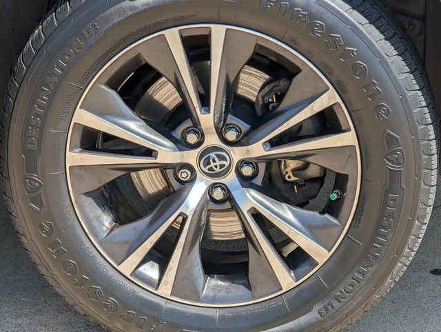 Used 2019 Toyota Highlander LE FWD image 10