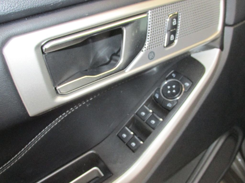 Used 2024 Ford Explorer XLT w/ Equipment Group 202A image 25