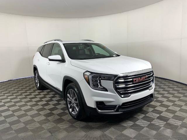 Used 2024 GMC Terrain SLT FWD image 1