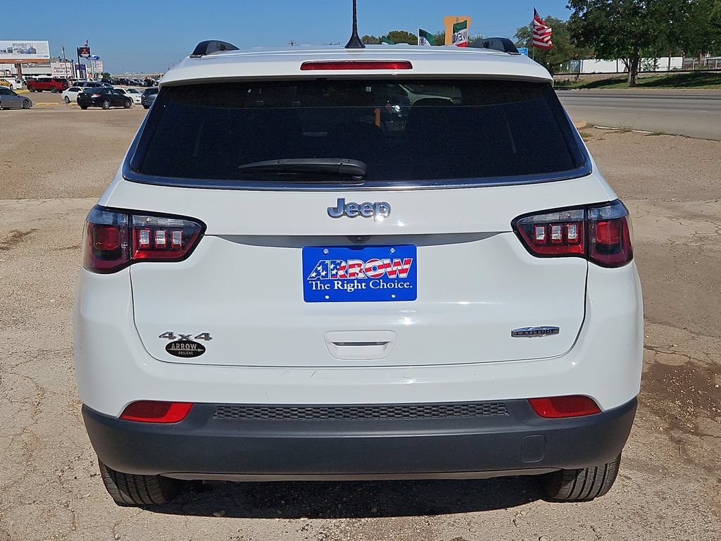Used 2025 Jeep Compass Latitude AWD/4WD image 9