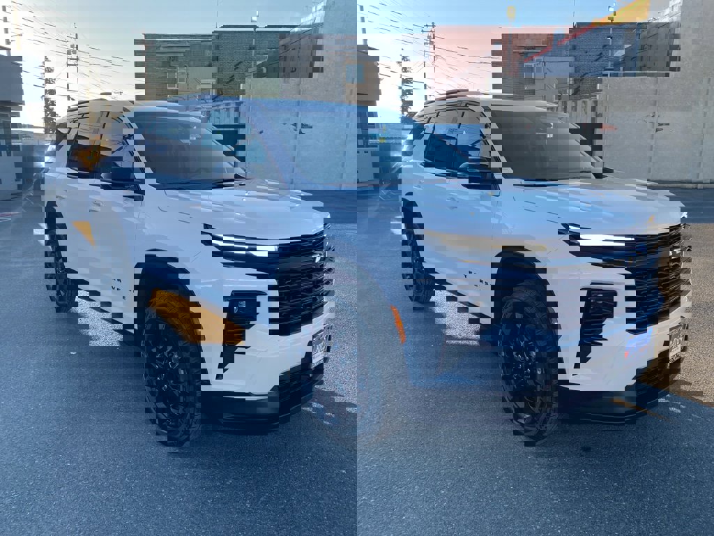 New 2026 Chevrolet Traverse LT w/ Midnight/Sport Edition image 9