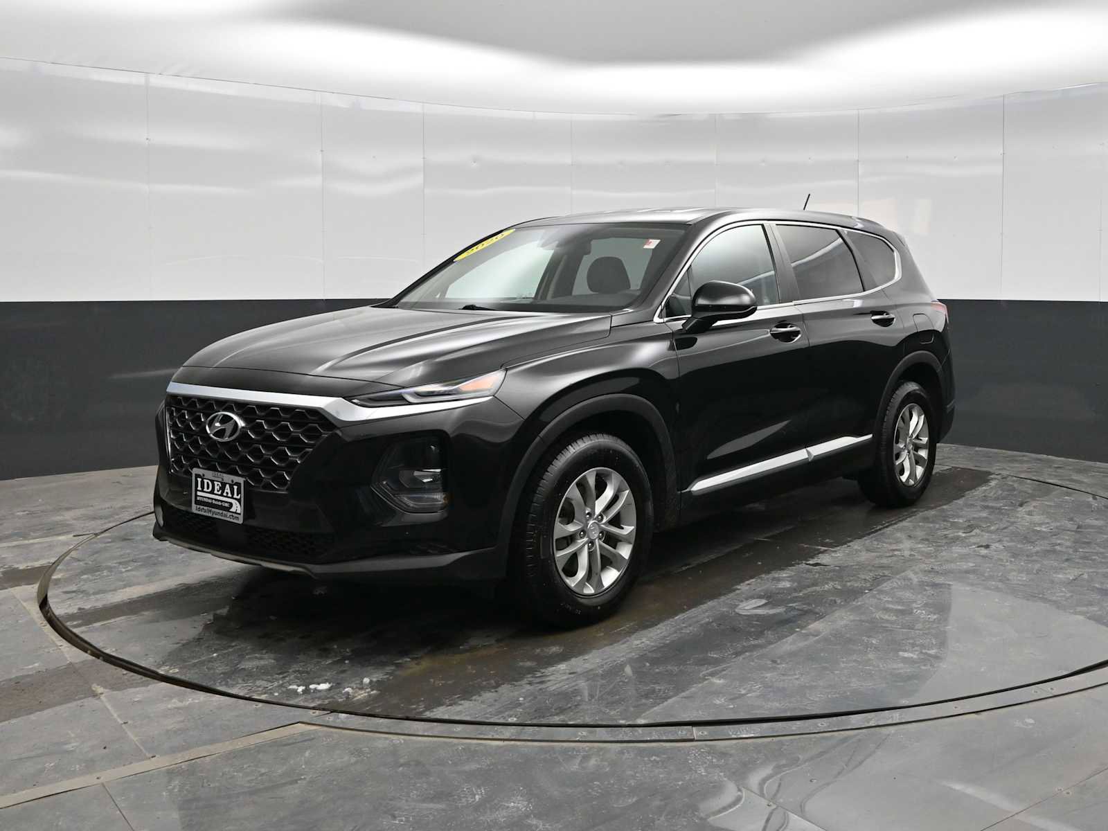 Used 2020 Hyundai Santa Fe SE image 4