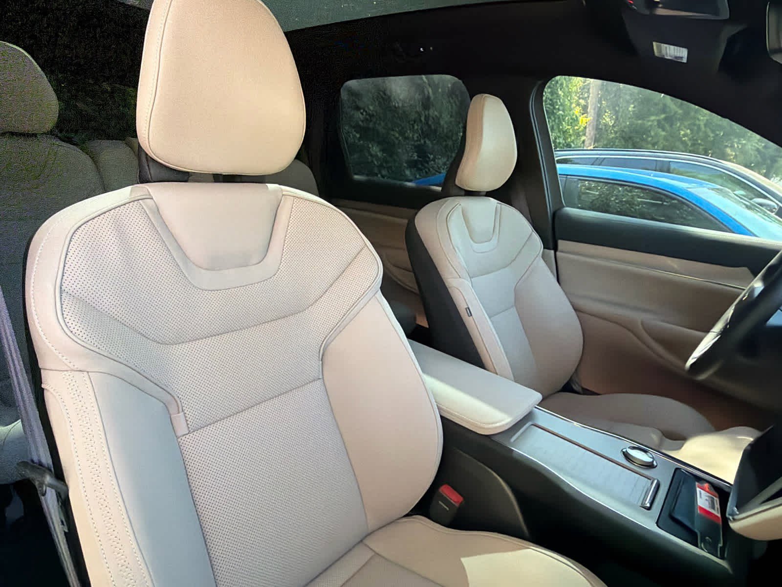 Used 2025 Volvo EX90 Ultra image 14