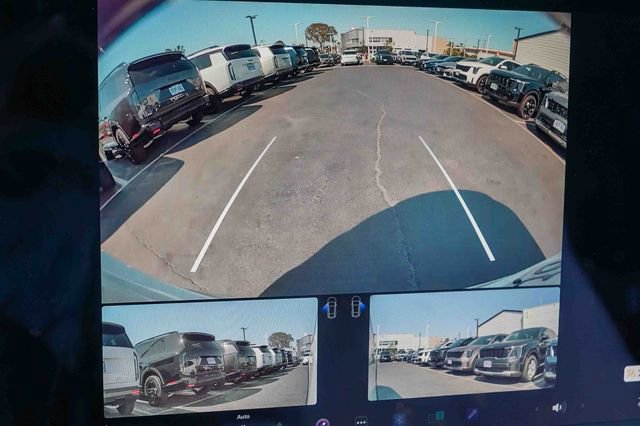 Used 2022 Tesla Model X image 24