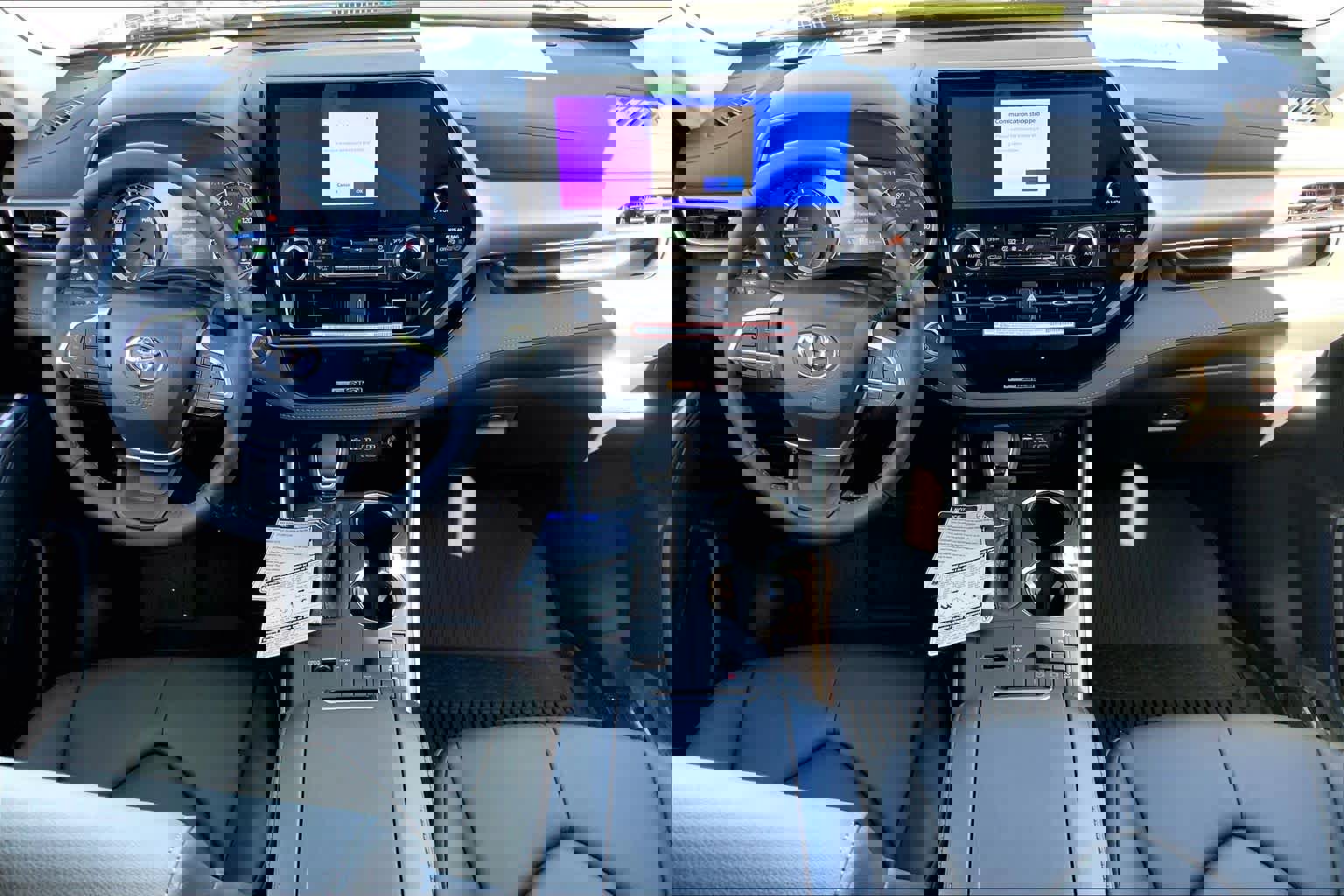 New 2026 Toyota Highlander XLE image 5