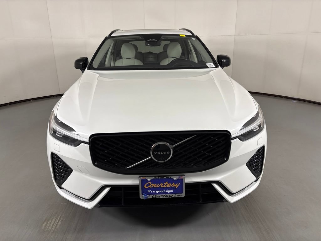 Used 2026 Volvo XC60 B5 Ultra AWD/4WD image 3