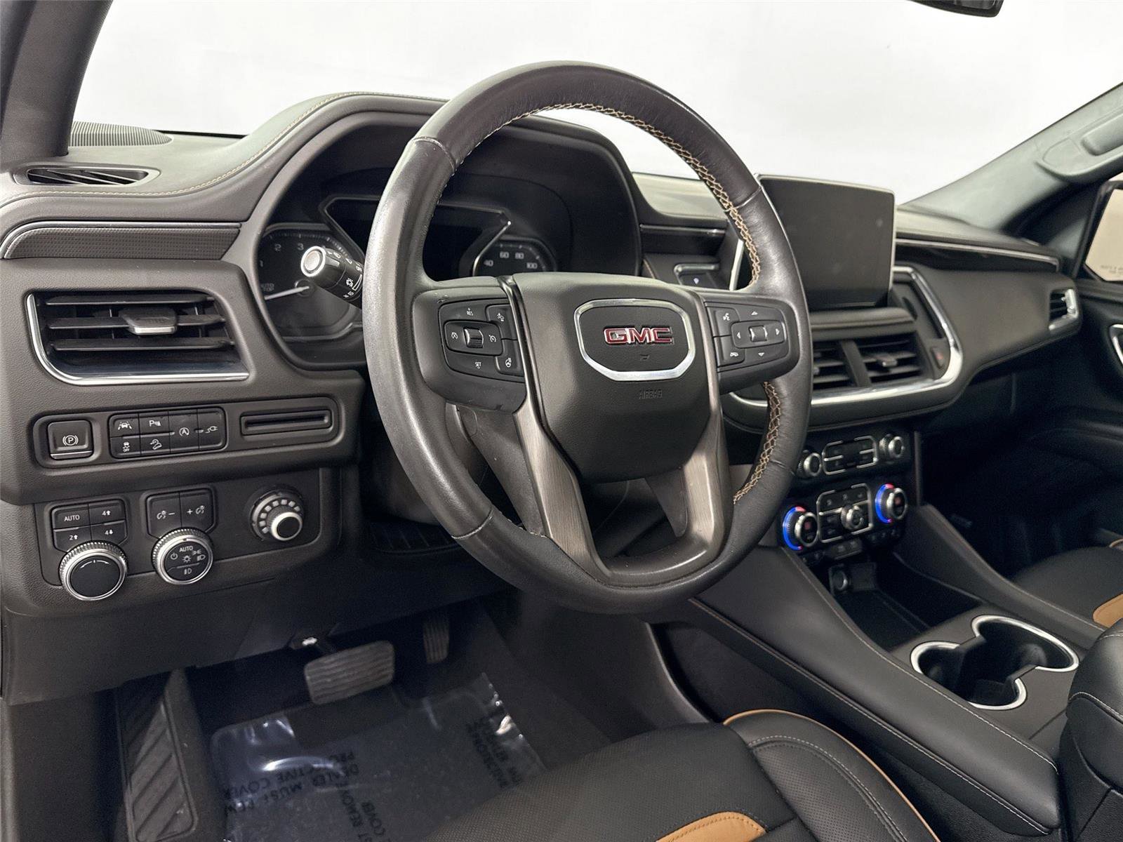 Used 2021 GMC Yukon XL AT4 w/ Rear Media and Nav Package image 4