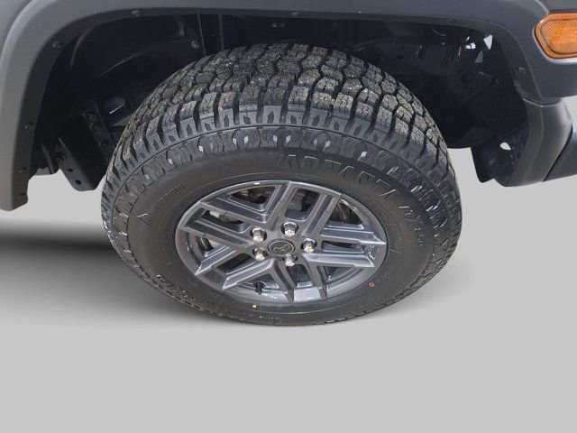 Used 2024 Jeep Wrangler Sport S image 34