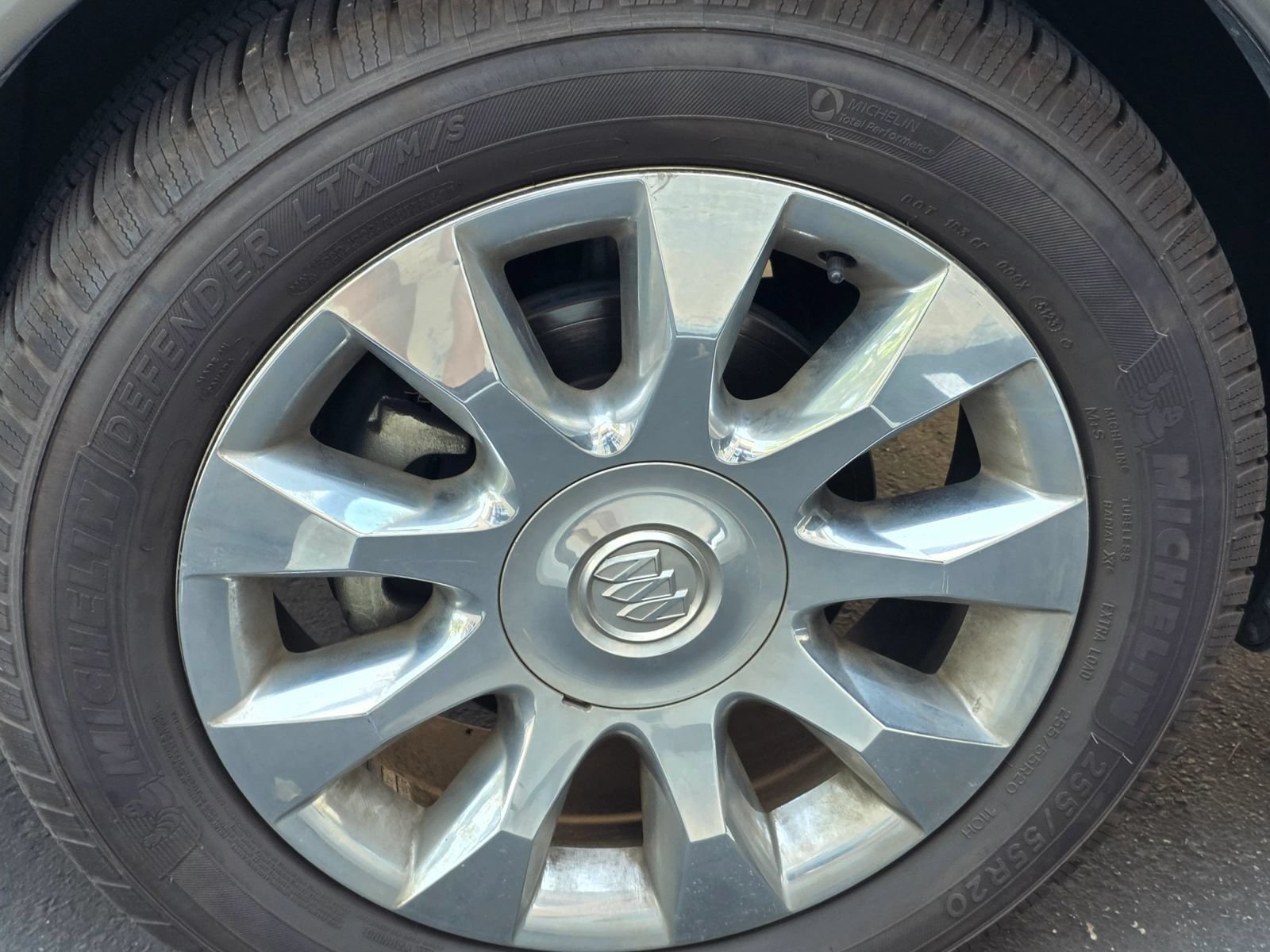 Used 2012 Buick Enclave Premium FWD image 15