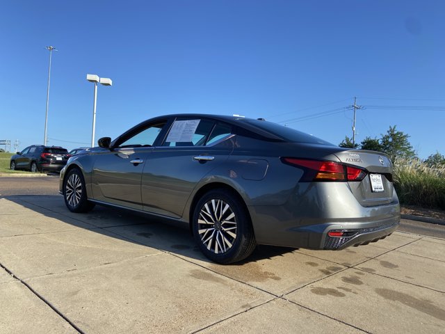 Used 2025 Nissan Altima 2.5 SV FWD image 8