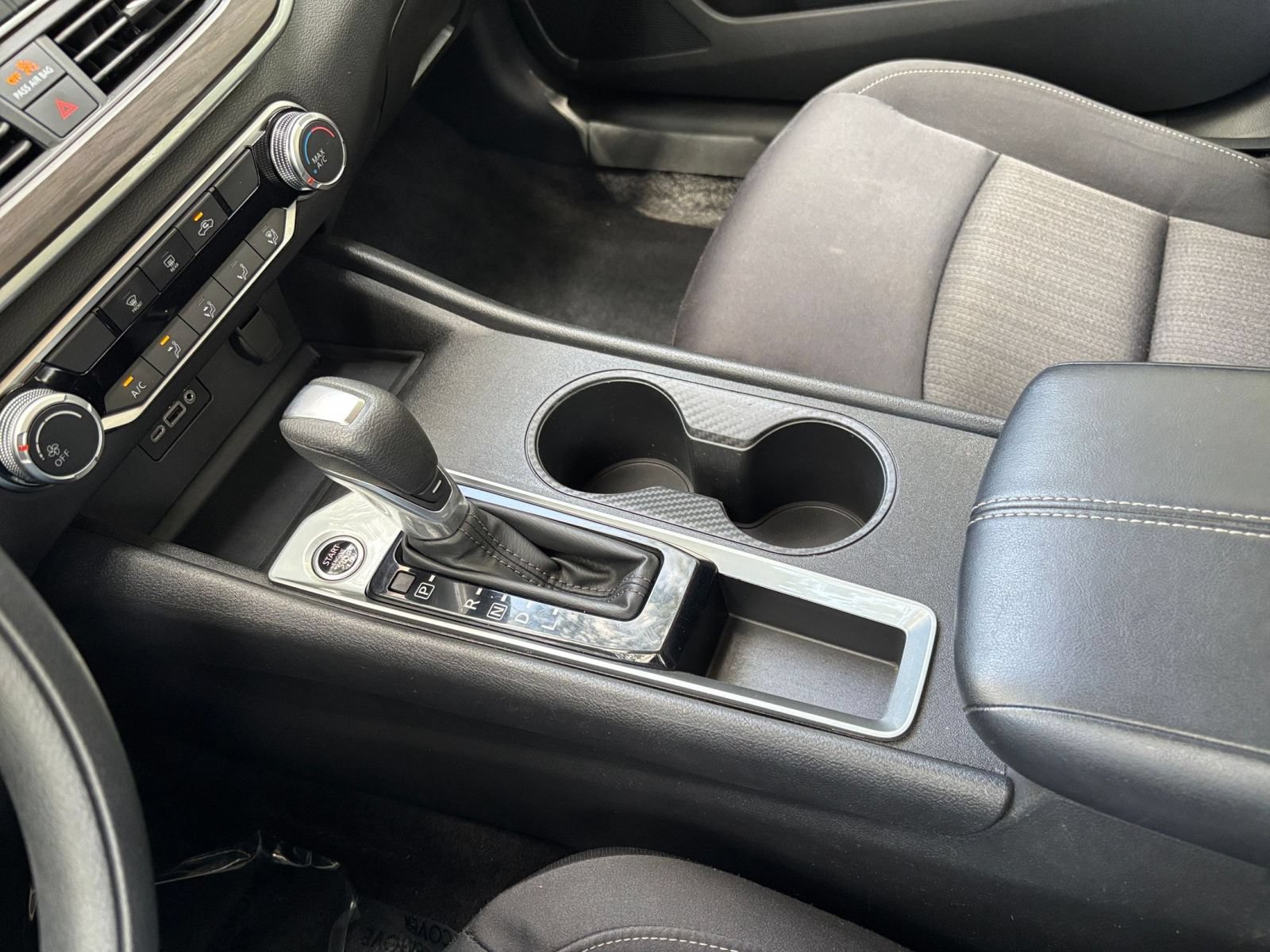 Used 2025 Nissan Altima 2.5 SV FWD image 36