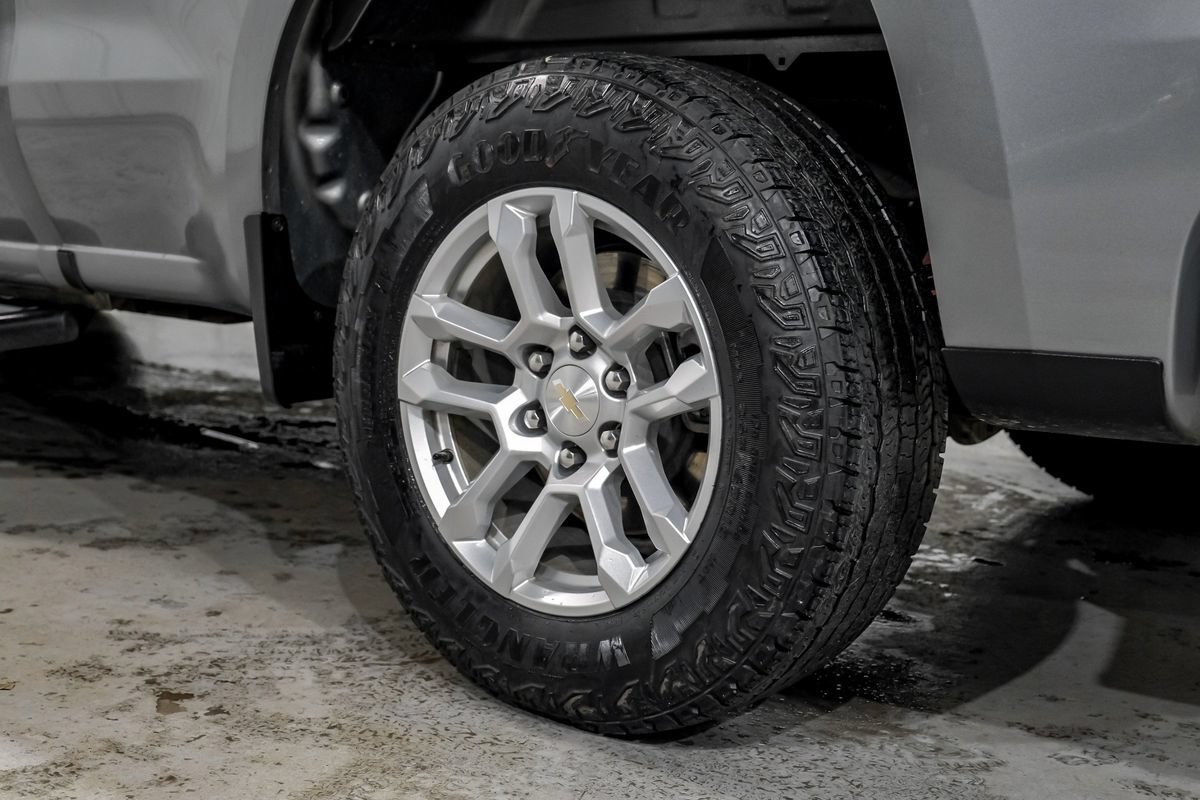 Used 2023 Chevrolet Silverado 1500 LT w/ Z71 Off-Road Package AWD/4WD image 60