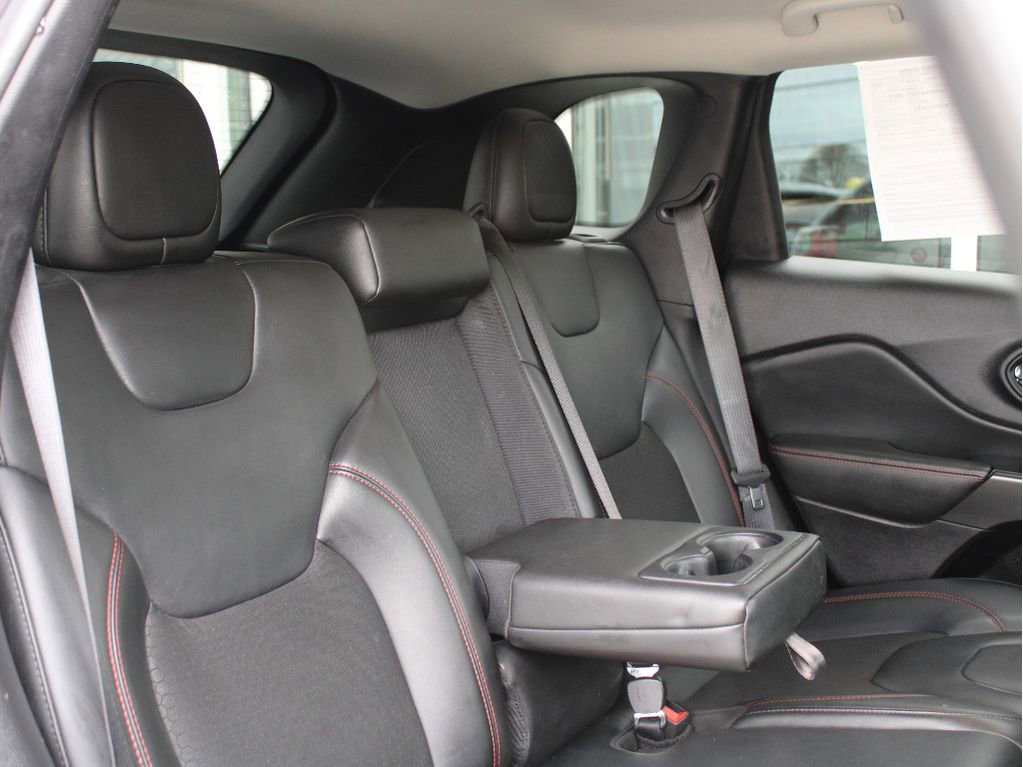 Used 2021 Jeep Cherokee Trailhawk image 28