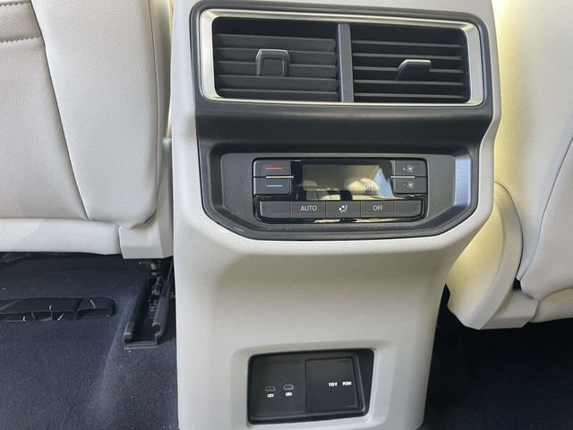 Certified 2026 Volkswagen Atlas SE w/ Panoramic Sunroof Package FWD image 14