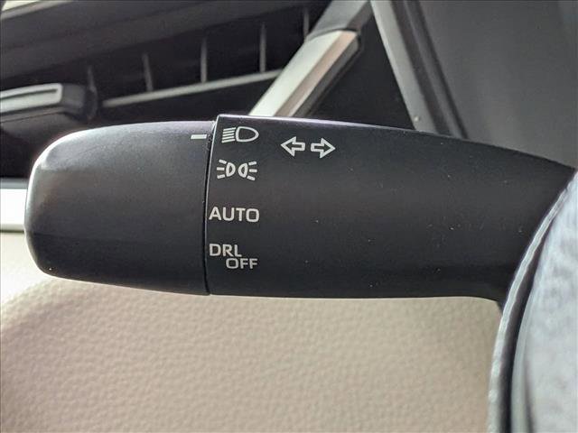 Used 2021 Toyota Corolla LE w/ LE Convenience Package FWD image 9