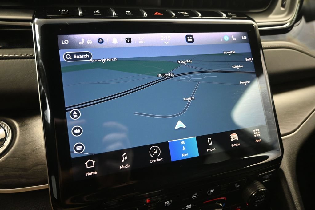 Used 2022 Jeep Grand Cherokee L Limited w/ Luxury Tech Group II AWD/4WD image 17