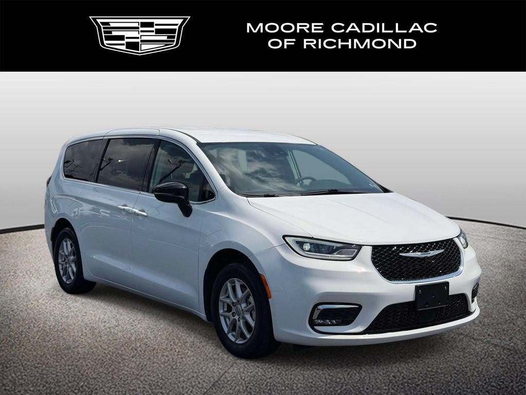 Used 2024 Chrysler Pacifica Touring-L FWD image 1
