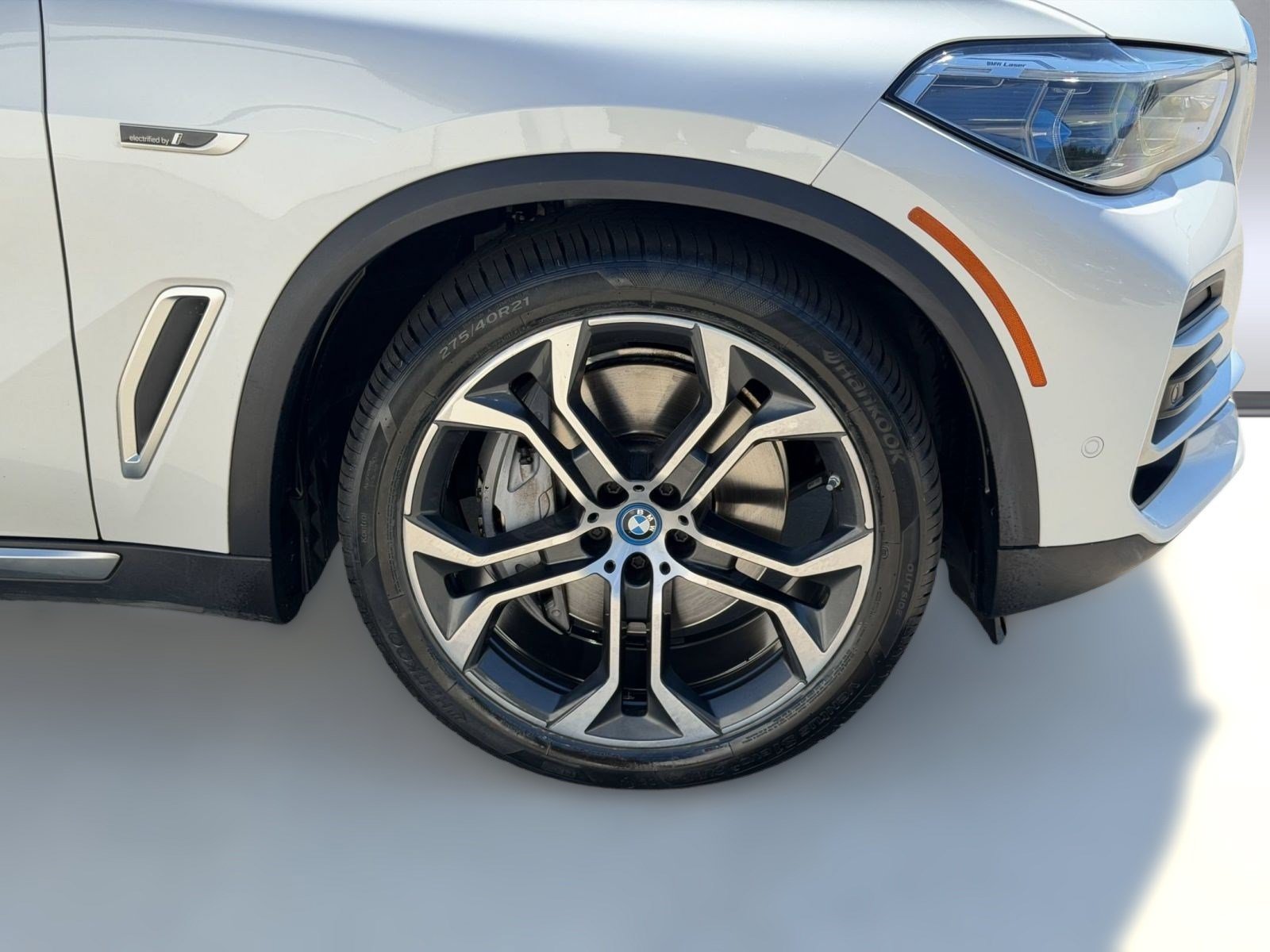 Used 2023 BMW X5 xDrive45e w/ Executive Package AWD/4WD image 12