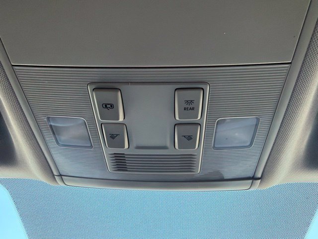 Used 2022 Volkswagen Taos SE FWD image 41