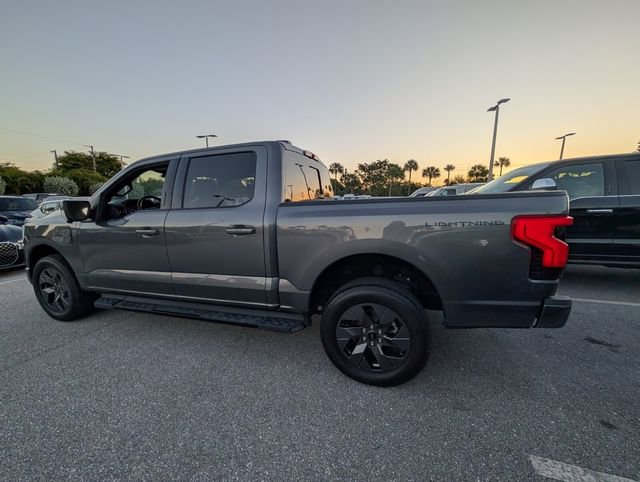 Used 2023 Ford F150 Lightning Lariat image 11