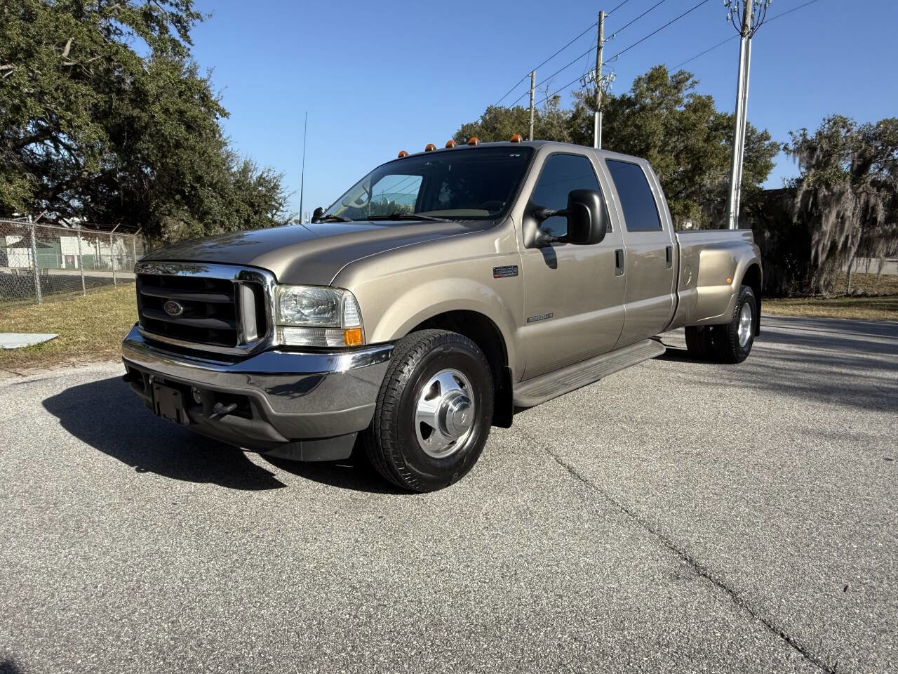 Used 2002 Ford F350 2WD Crew Cab DRW Super Duty image 3