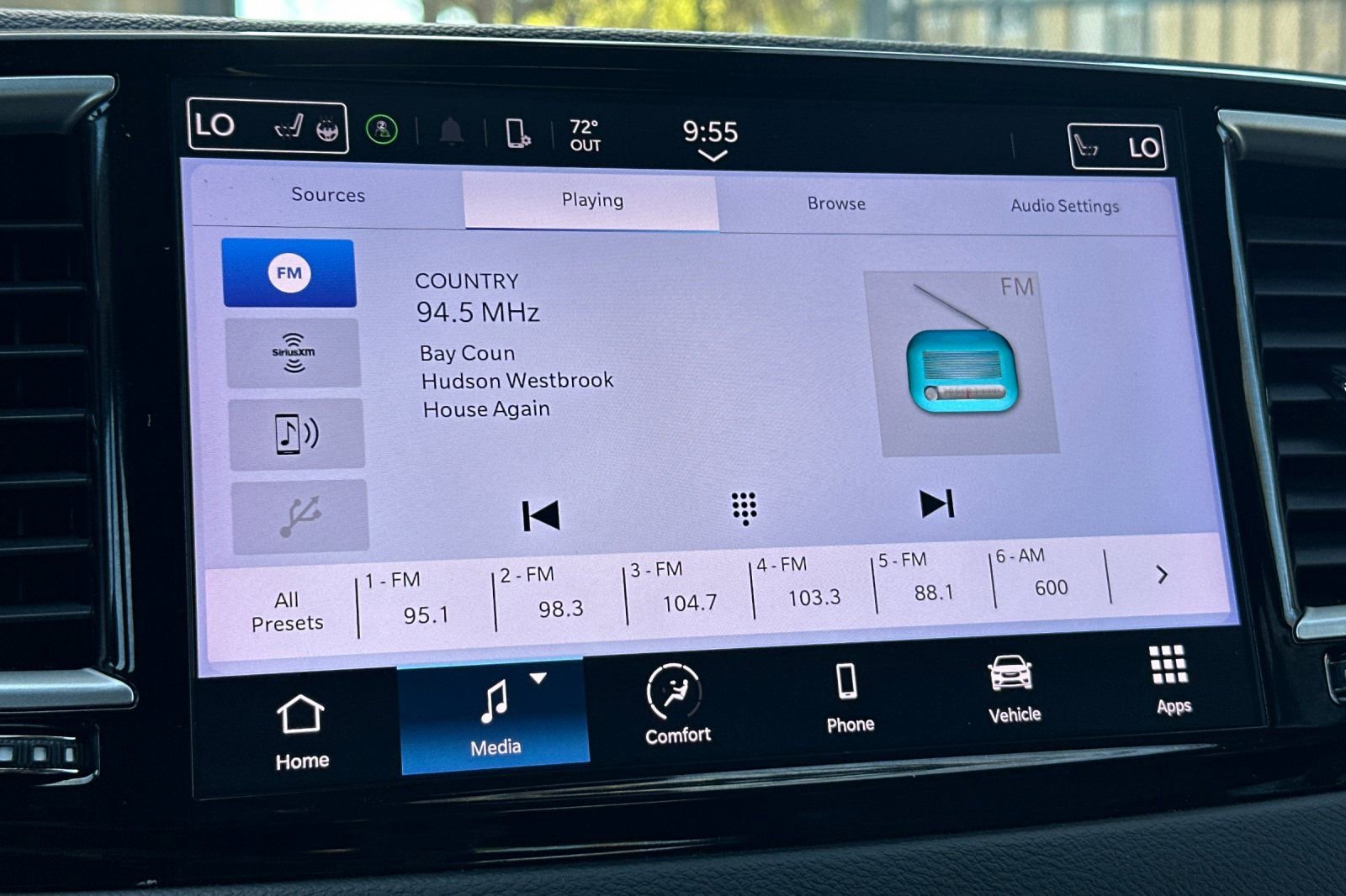 Used 2023 Chrysler Pacifica Touring-L image 18