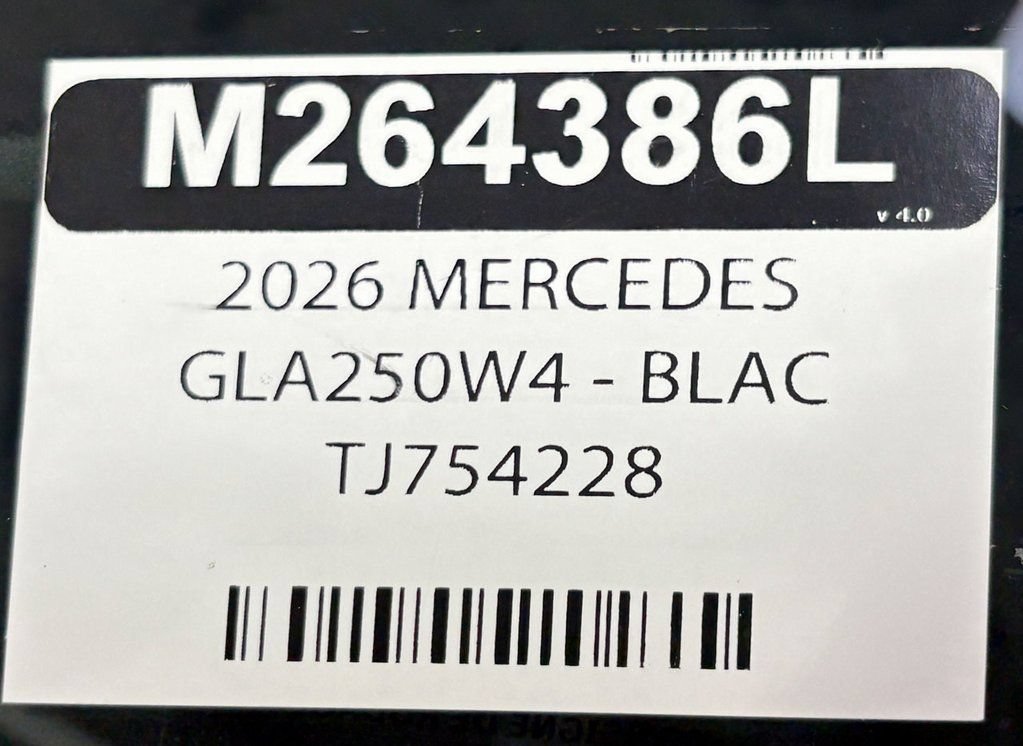 Used 2026 Mercedes-Benz GLA 250 4MATIC image 32