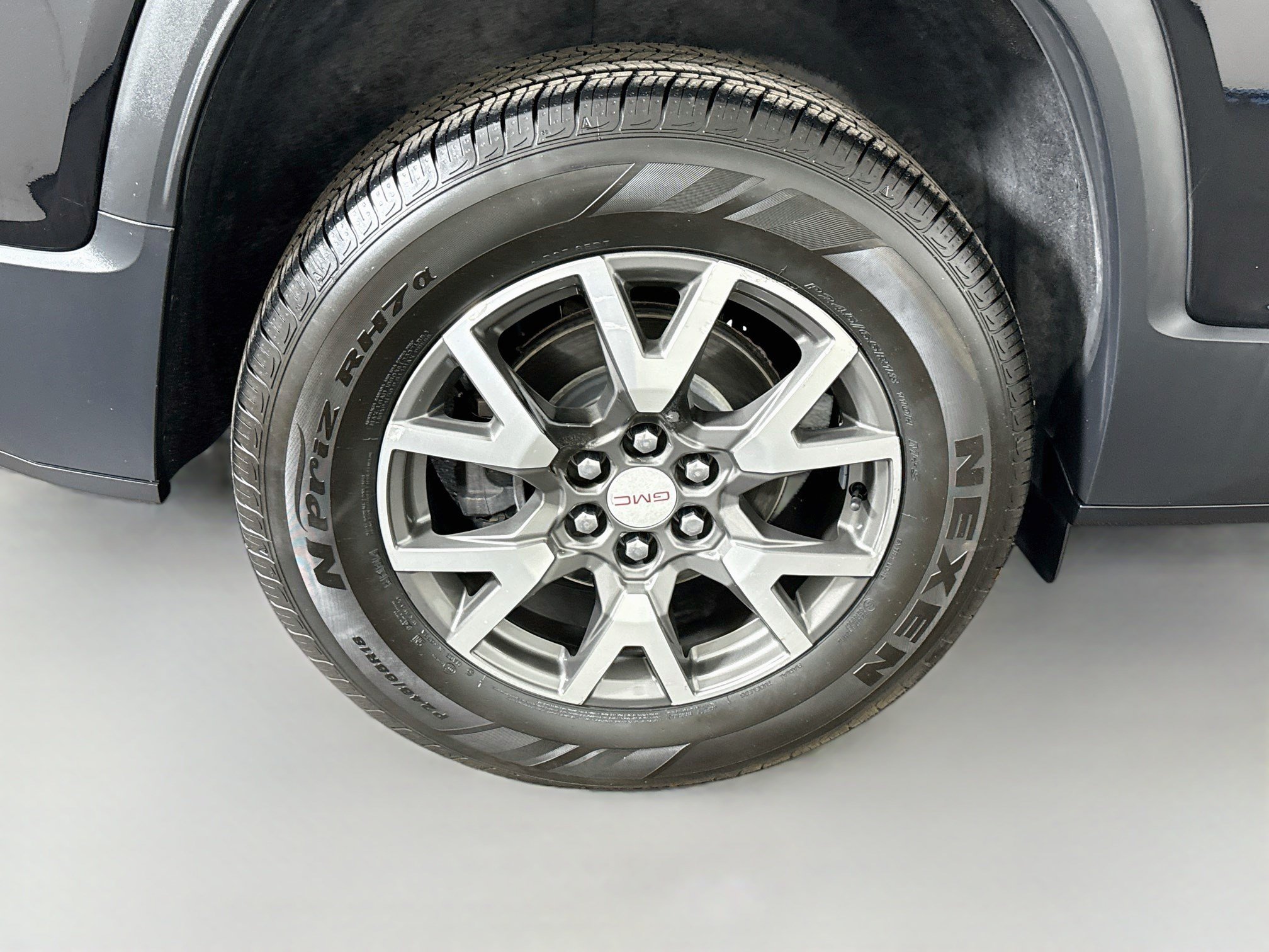Used 2020 GMC Acadia SLE FWD image 33