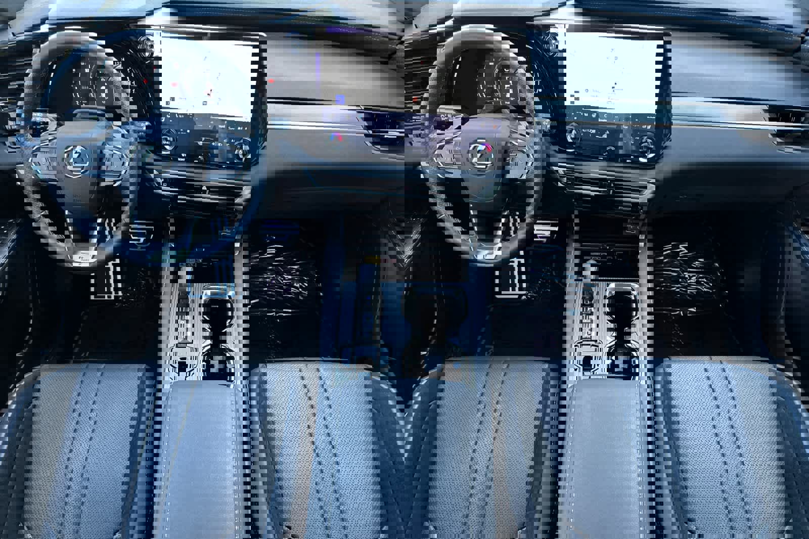 Used 2024 Lexus RX 500h F Sport w/ Convenience Package image 3