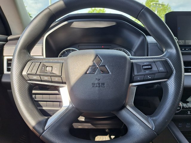 Used 2024 Mitsubishi Outlander ES AWD/4WD image 10