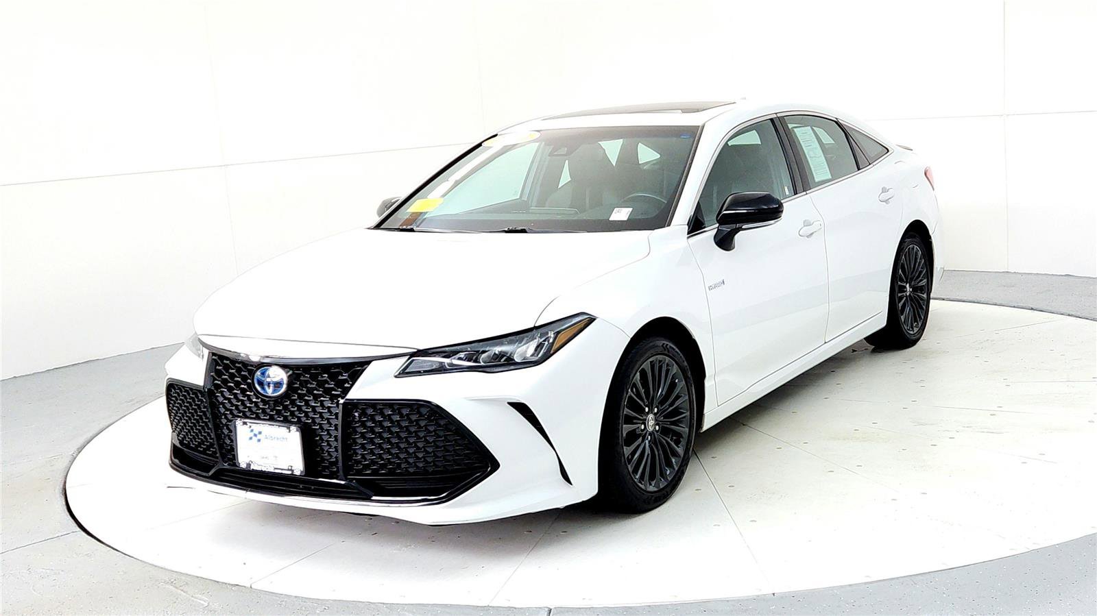 Certified 2020 Toyota Avalon XSE image 2