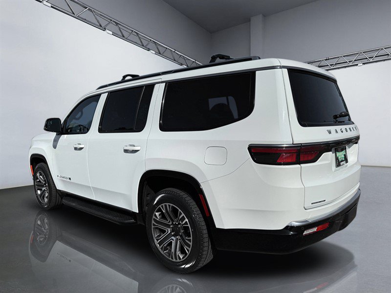 Used 2023 Jeep Wagoneer 4WD w/ Premium Group I image 5