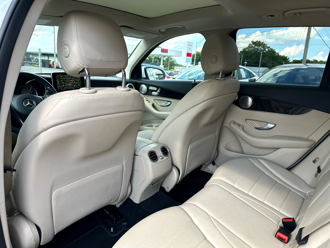 Used 2018 Mercedes-Benz GLC 300 4MATIC image 27