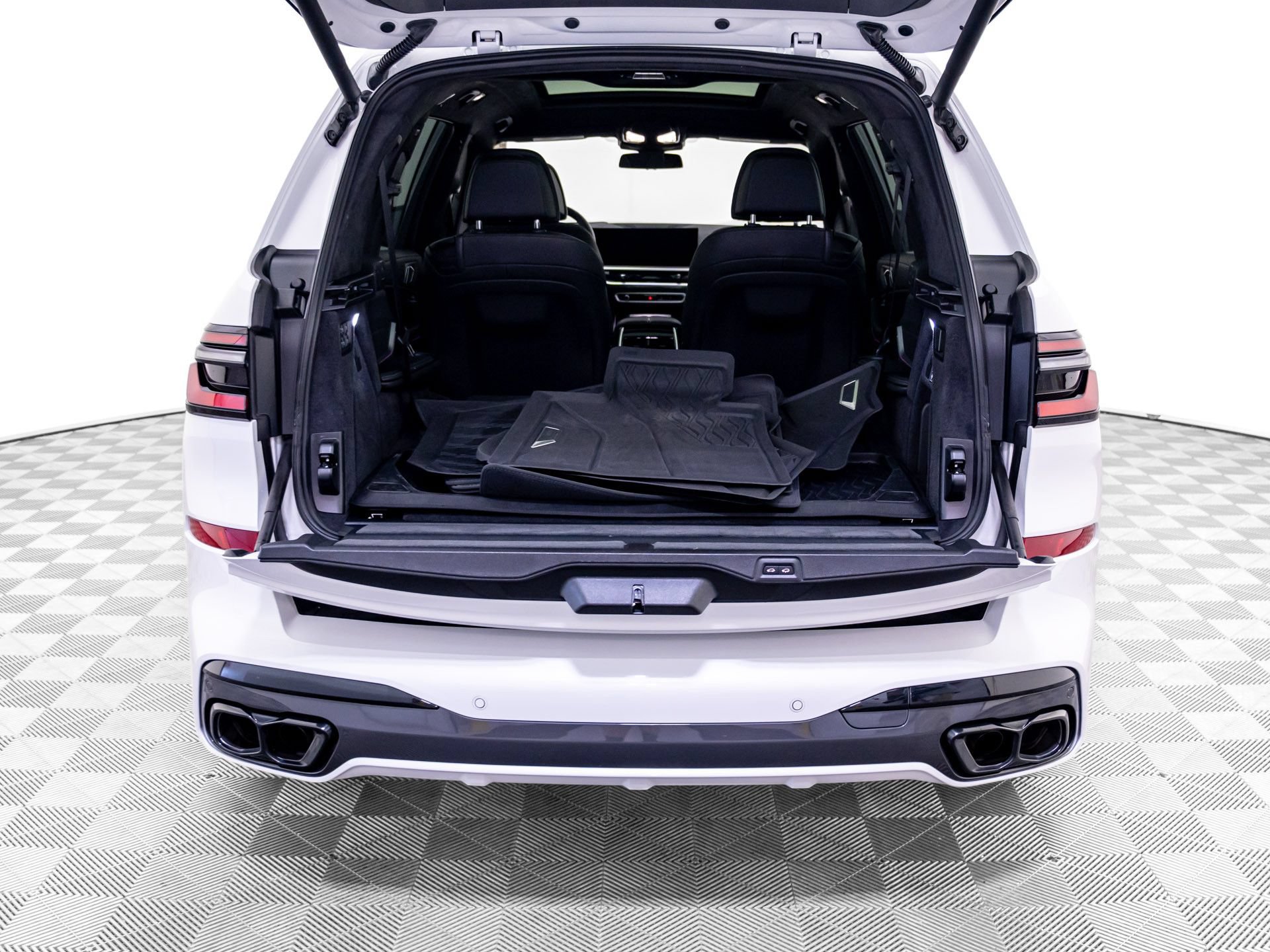 Used 2026 BMW X7 M60i AWD/4WD image 37