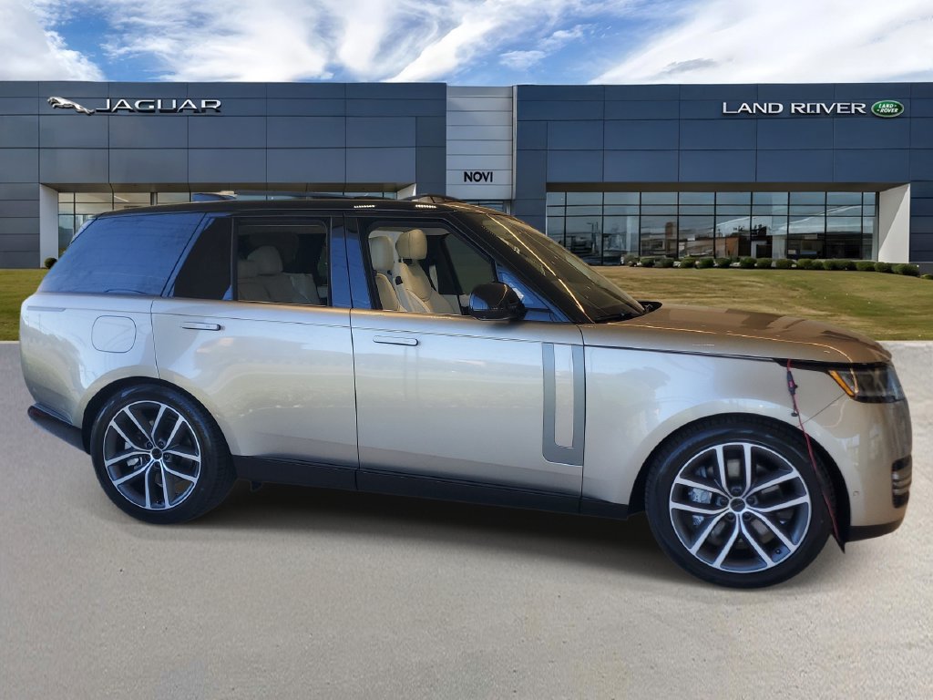 New 2026 Land Rover Range Rover SE AWD/4WD image 3