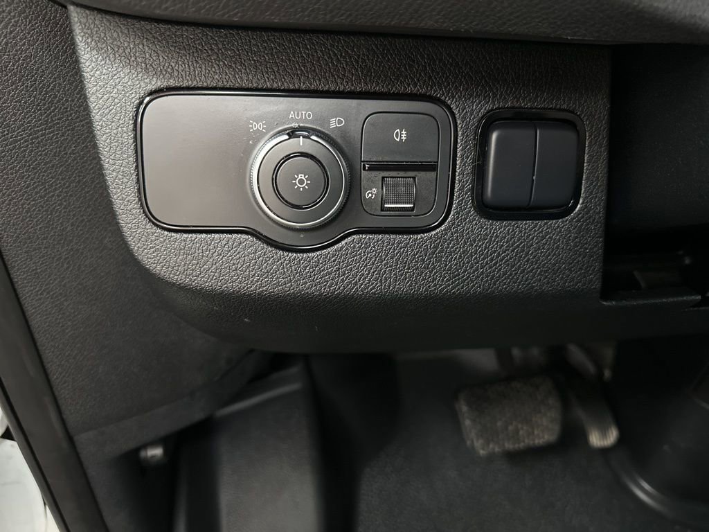 Used 2019 Freightliner Sprinter 144 image 26