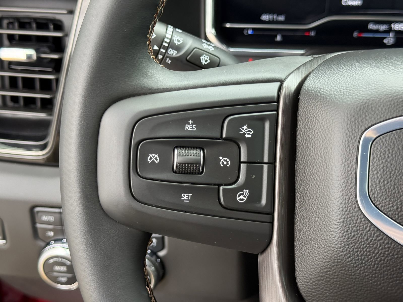 Used 2025 GMC Sierra 2500 AT4 w/ AT4 Premium Plus Package image 30