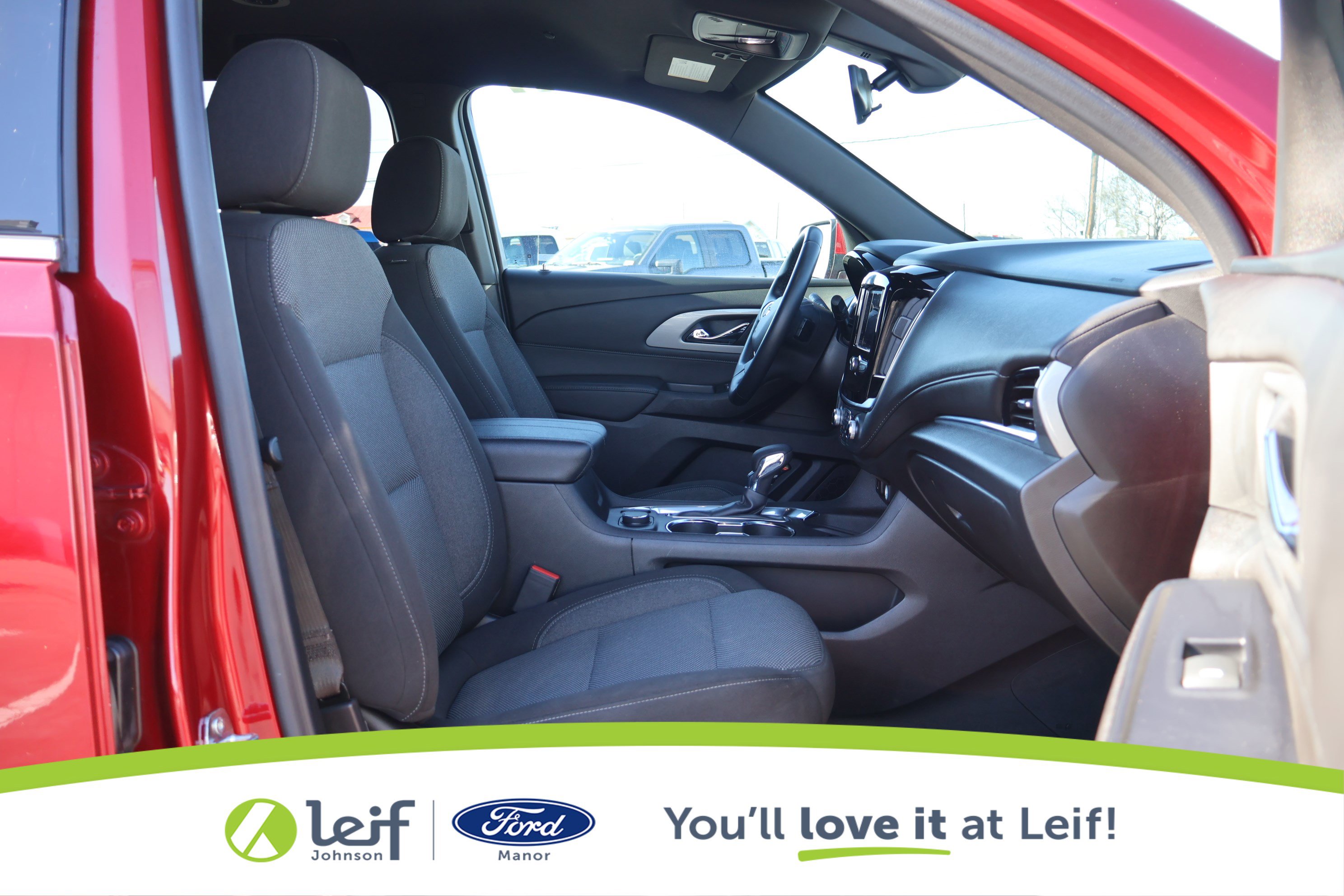 Used 2023 Chevrolet Traverse LT image 39