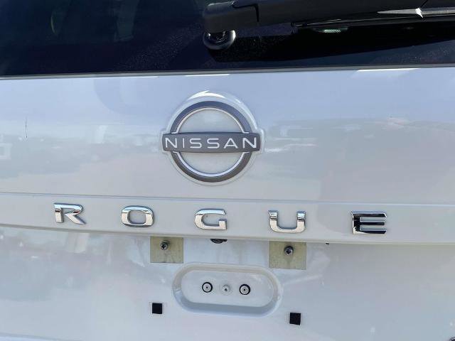 Used 2023 Nissan Rogue SV image 9