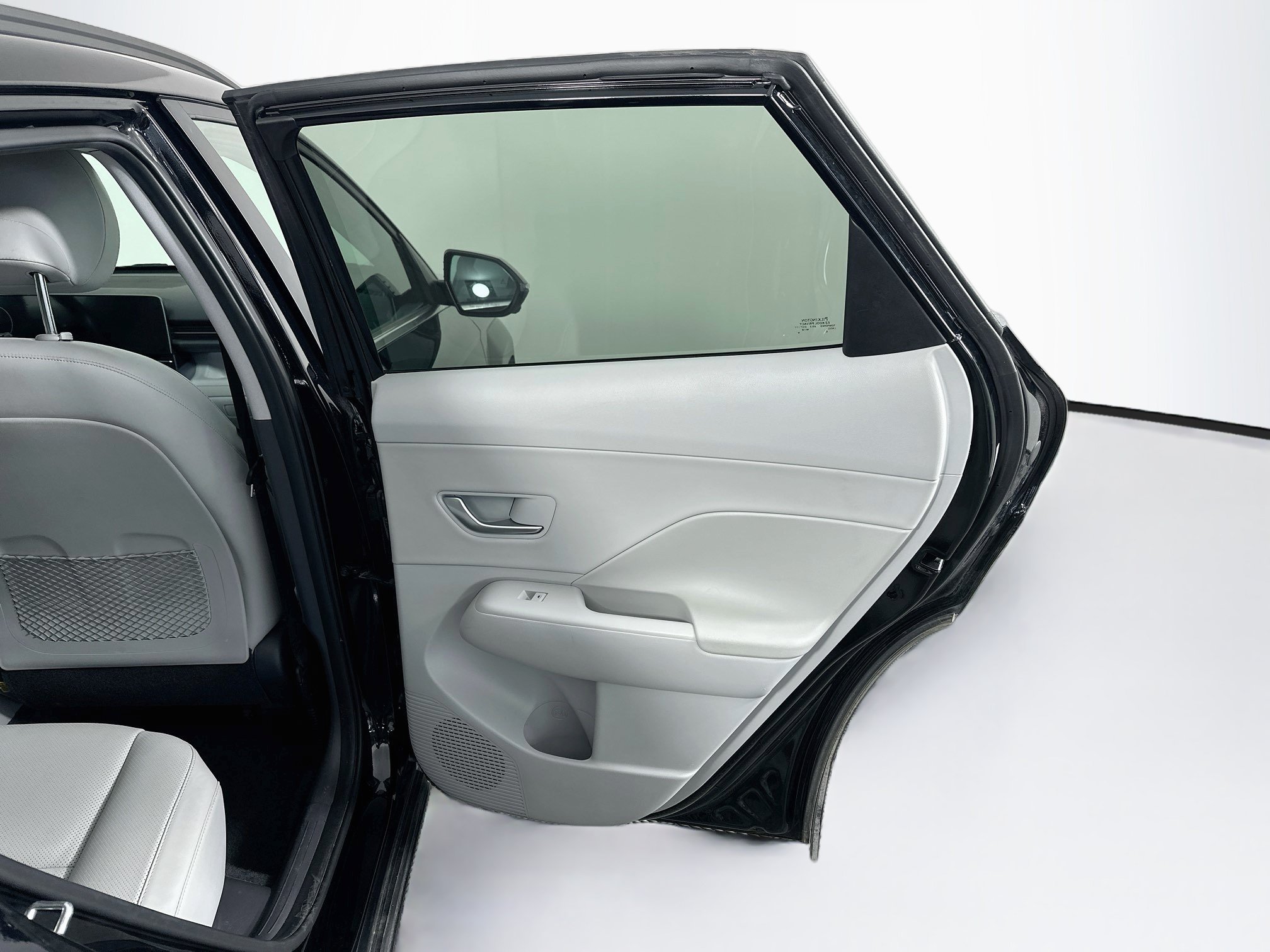 Used 2024 Hyundai Kona Limited FWD image 33